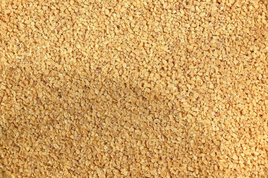 Oilseed cakes and press cakes for animal feed